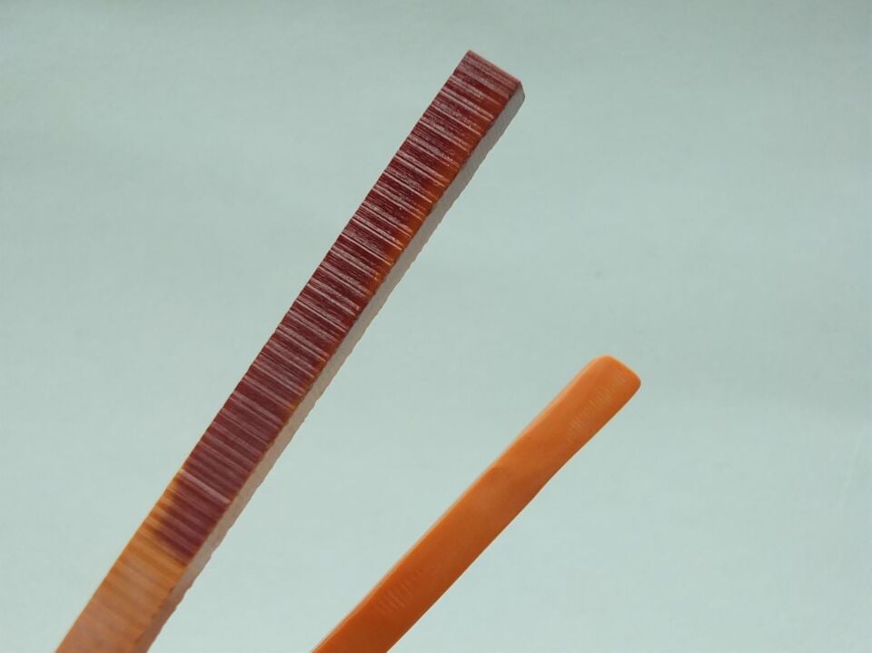 336 Çubuk Sıkma Kehribar - Adedi 24 gramdır. Adetle satılır.